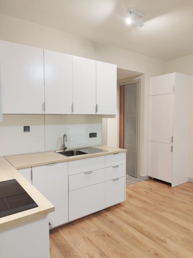 Egyedi fa bútor készítés Budapesten