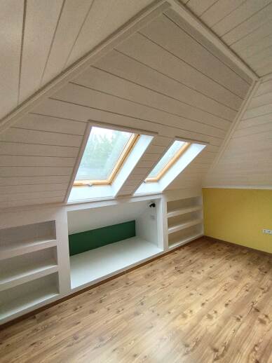 Fa bútor restaurálás részlet